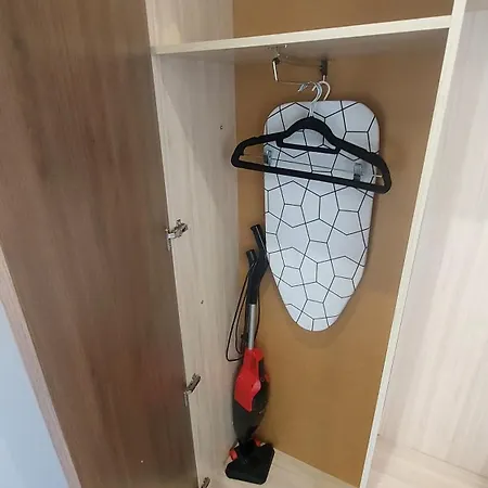 Hangar 94 - Center - Free Vouchers Apartment *