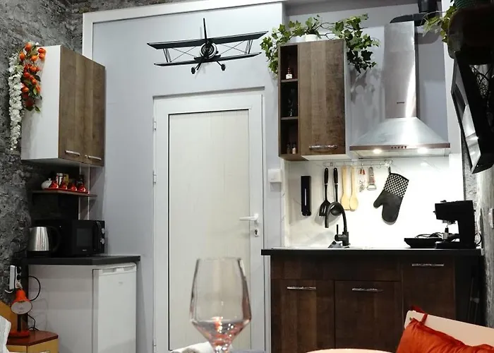 Hangar 94 - Center - Free Vouchers ソフィア